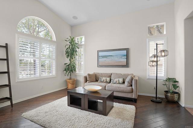 Detail Gallery Image 4 of 44 For 2217 Corte San Simeon, Chula Vista,  CA 91914 - 4 Beds | 3 Baths