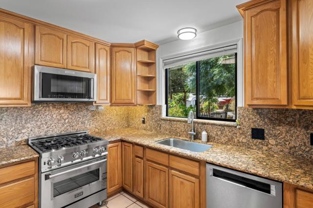 17785 Casa Lane, Morgan Hill CA: https://media.crmls.org/mediaz/cc7a8693-00ff-40a4-9371-1b6904c7e5ad.jpg