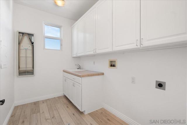 819 Van Nuys St, San Diego CA: https://media.crmls.org/mediaz/cc7ad98b-82bb-4868-8680-fea3ae660368.jpg