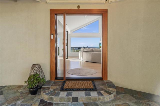 136 Teresita Way, Los Gatos CA: https://media.crmls.org/mediaz/cc7b319f-a4fe-4f6b-9132-5e237d629289.jpg