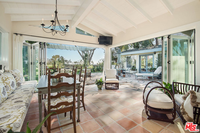 31562 BROAD BEACH Road photo 1