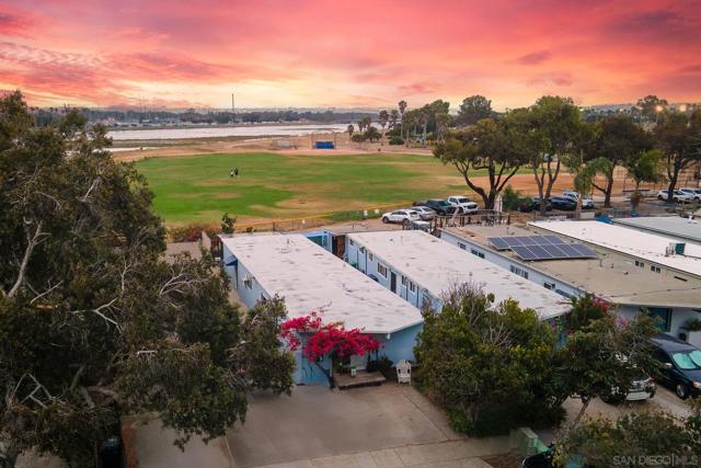 5038 40 W Point Loma Blvd, San Diego CA: https://media.crmls.org/mediaz/cc7b9e9e-82d5-4ae6-9131-38b8900794df.jpg