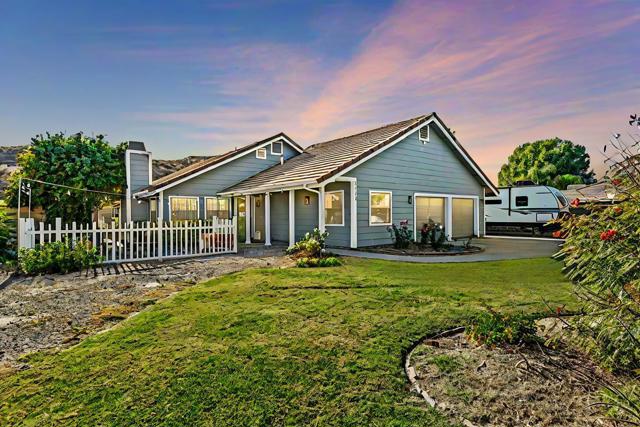 3773 English Drive, Hemet CA: https://media.crmls.org/mediaz/cc7c85b3-1599-46e9-95c4-36d903b8cb92.jpg