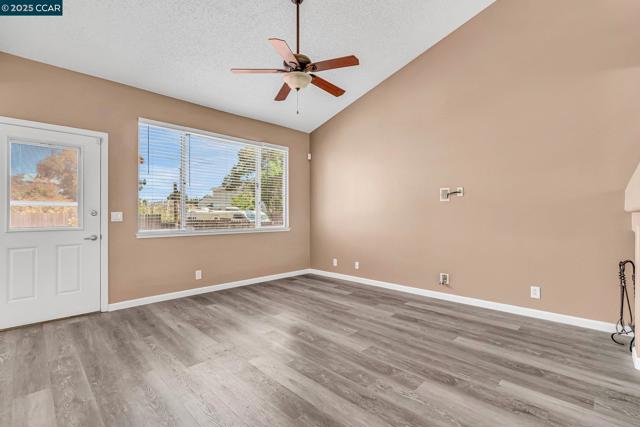 800 Gazebo Ct, Suisun City CA: https://media.crmls.org/mediaz/cc7cfe1b-e4aa-4e17-9d38-024533d04a08.jpg