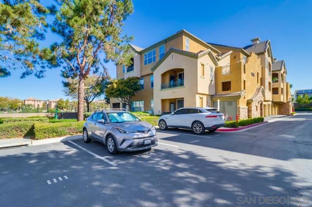 1875 Baudouin Pl, Chula Vista CA: https://media.crmls.org/mediaz/cc7e07cc-ffaf-4f38-bd4a-99622bca7893.jpg