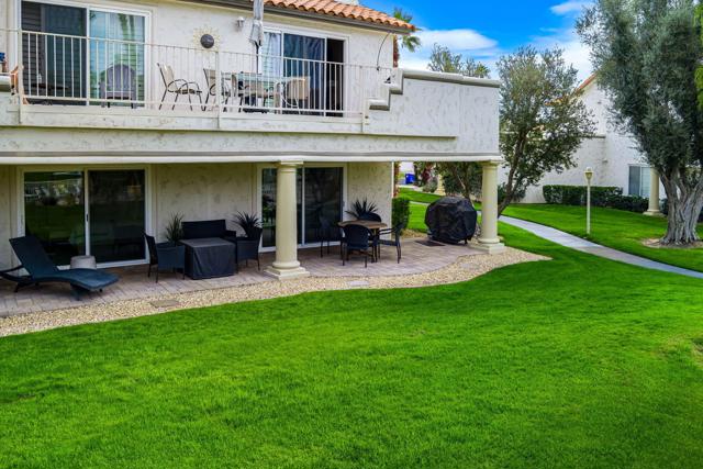 678 Vista Lago Circle N, Palm Desert, CA 92211