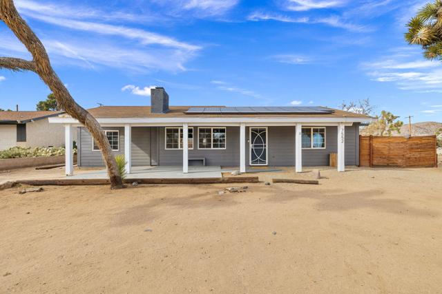 7552 Elk Trail, Yucca Valley CA: https://media.crmls.org/mediaz/cc7ee695-3fc2-49bf-8d7e-ec1e2f43a15f.jpg