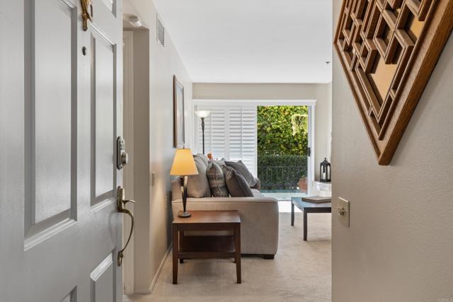 Detail Gallery Image 4 of 63 For 1664 Circa Del Lago #E105,  San Marcos,  CA 92078 - 2 Beds | 1/1 Baths