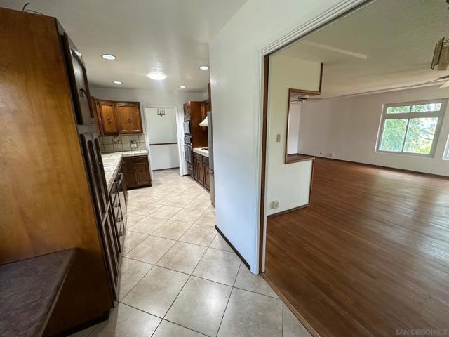 4371 Logrono Dr., San Diego CA: https://media.crmls.org/mediaz/cc7f6b90-d9f6-4df5-9ba5-dd1ed06a4db9.jpg