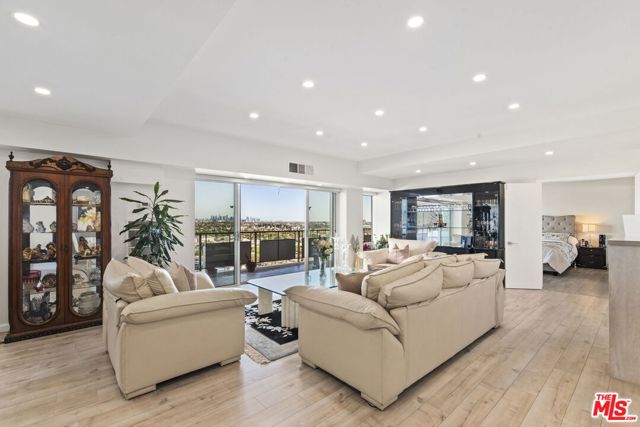 1155 North La Cienega Boulevard, 1002 photo 2