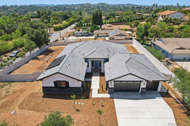 2745 Alexander Dr, Escondido CA: https://media.crmls.org/mediaz/cc7fbf15-08e3-4c63-9835-b3bf508c76d9.jpg