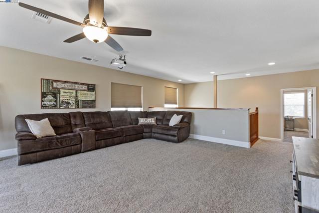6454 Green Castle Cir, Discovery Bay CA: https://media.crmls.org/mediaz/cc805430-13aa-47fa-afff-90cd7044dfad.jpg