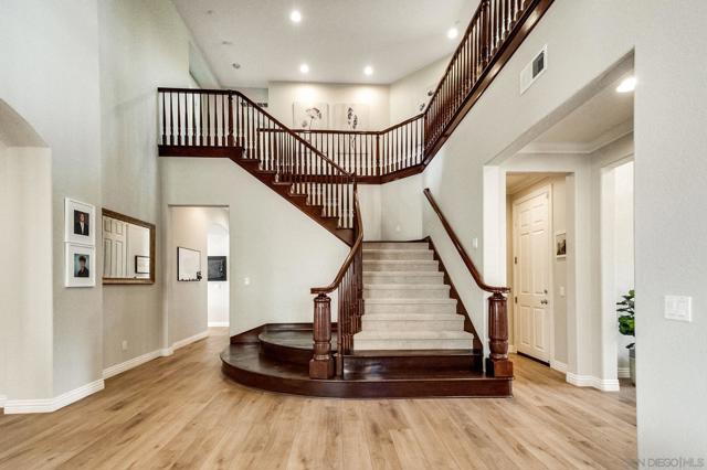 571 Lynwood Dr, Encinitas CA: https://media.crmls.org/mediaz/cc807341-10ee-4342-9326-26ed1cf69bed.jpg