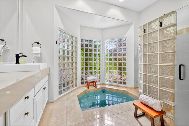 43190 Moore Circle, Bermuda Dunes CA: https://media.crmls.org/mediaz/cc80cfe2-ee20-4718-baa7-699a71c7624b.jpg