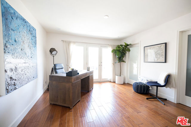 6644 Vista Del Mar, Playa del Rey CA: https://media.crmls.org/mediaz/cc80e29b-c3cc-4493-95e0-b8309b58b106.jpg
