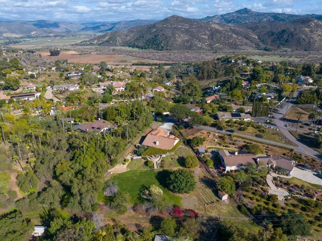 2610 Sunset Hills, Escondido CA: https://media.crmls.org/mediaz/cc826673-212d-4ec8-a0a1-108a95901270.jpg