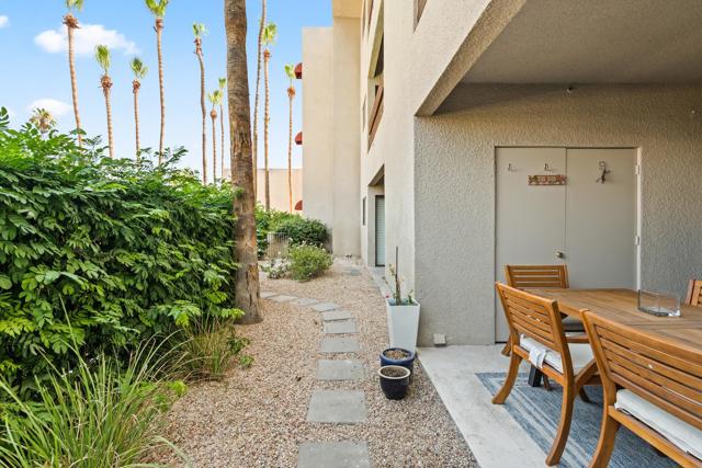 Image 20 of 23 For 255 Avenida Caballeros  203