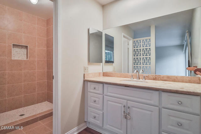 3487 E Barca Street, Camarillo CA: https://media.crmls.org/mediaz/cc82aec6-8885-433d-bd48-66c69ec1f6b1.jpg