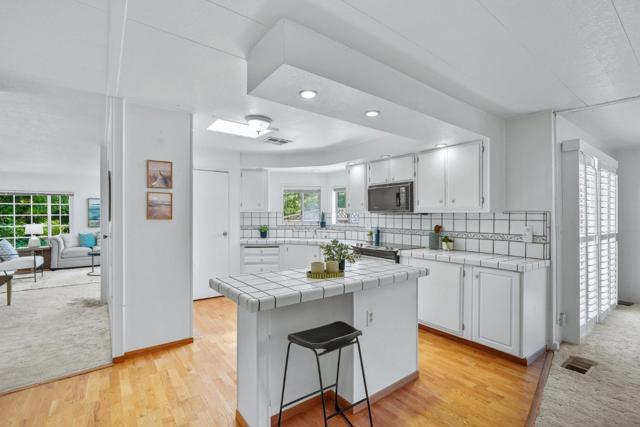 300 Plum Street, Capitola CA: https://media.crmls.org/mediaz/cc834dab-feab-491b-8cbe-0447f59bc563.jpg
