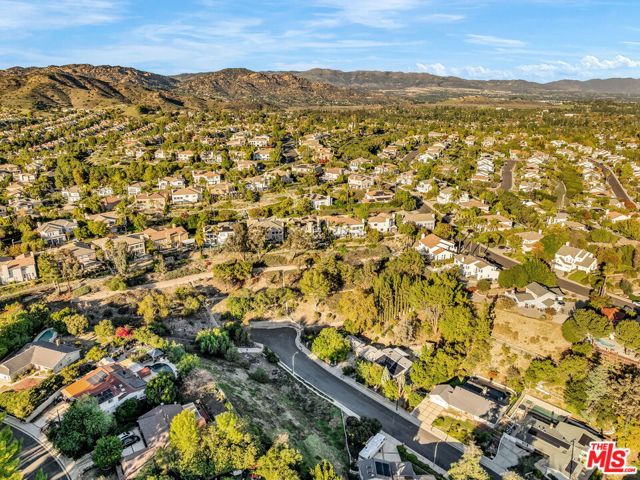 7170 Deveron Ridge Road, West Hills CA: https://media.crmls.org/mediaz/cc8369db-d83e-4e1e-9cf9-44c741617f9d.jpg