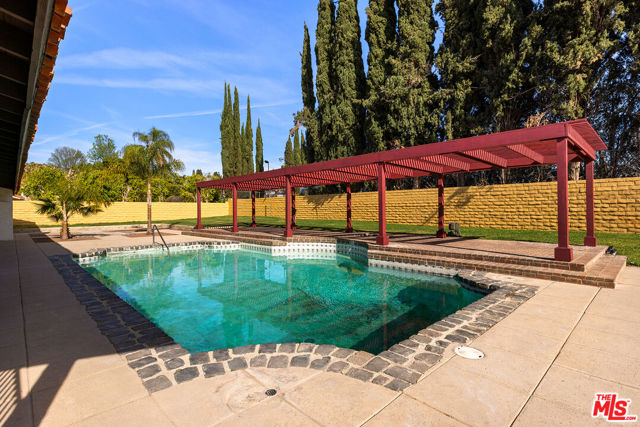 9724 Bothwell Road, Northridge CA: https://media.crmls.org/mediaz/cc83ab7e-4d39-4128-860a-a49443385ce5.jpg