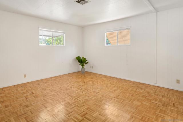 2700 Valley Parkway, Escondido CA: https://media.crmls.org/mediaz/cc83ac1e-77b8-422c-b29b-4e4fc9a0a667.jpg
