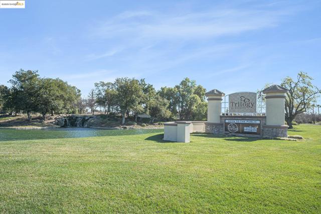 299 Marks Rd, Rio Vista CA: https://media.crmls.org/mediaz/cc83f831-f4dc-491d-ae44-8fca71bd57be.jpg