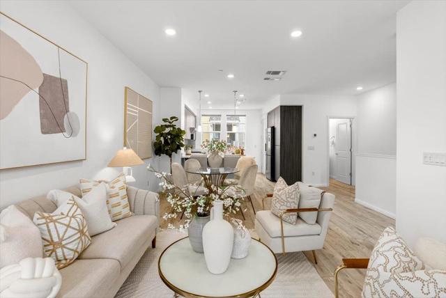 125 ORBIT Way, Mountain View CA: https://media.crmls.org/mediaz/cc842b3a-a416-4d81-9934-db97483273d7.jpg