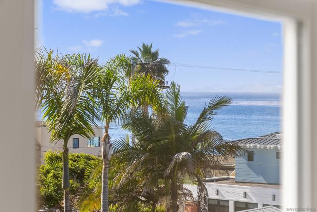 249 Playa Del Norte, La Jolla CA: https://media.crmls.org/mediaz/cc84d896-cc63-4eaf-923b-74ee80d0b048.jpg
