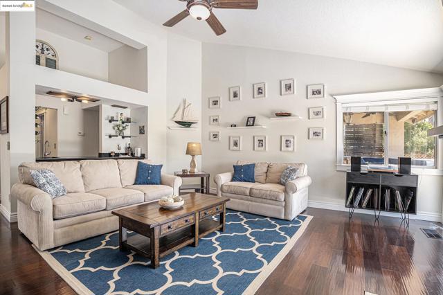 2167 Saint Andrews Ct, Discovery Bay CA: https://media.crmls.org/mediaz/cc85208a-be63-4138-9ff2-97be2da620fd.jpg