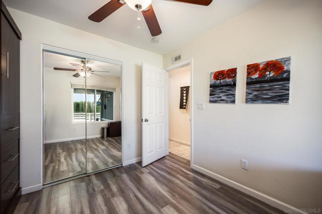 13306 Tawanka Dr, Poway CA: https://media.crmls.org/mediaz/cc852411-bc07-43b0-af33-3a8d38536da0.jpg