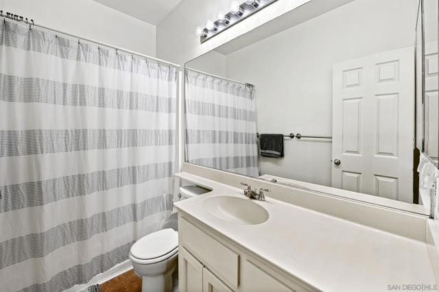 12662 Springbrook Dr, San Diego CA: https://media.crmls.org/mediaz/cc854598-0164-48c9-9915-97f4d3dea2f1.jpg