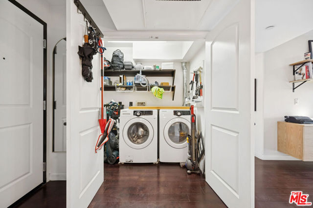 1150 S Oxford Avenue, Los Angeles CA: https://media.crmls.org/mediaz/cc861c5d-1824-4294-806a-c6697f0c41ad.jpg