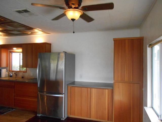 2003 Bayview Hts, San Diego CA: https://media.crmls.org/mediaz/cc862b84-0db7-457c-b10e-4b3496a4a041.jpg
