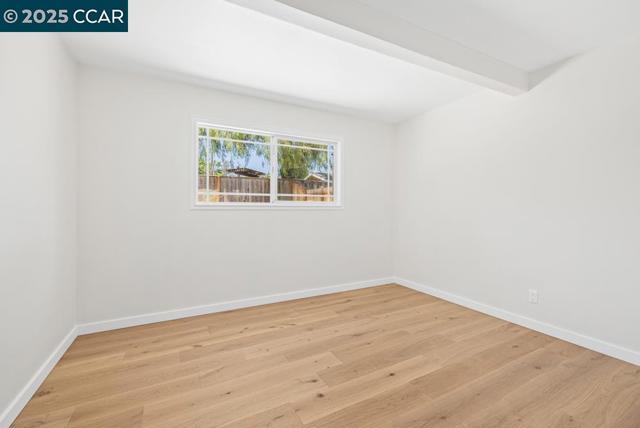 2087 Brook St, Concord CA: https://media.crmls.org/mediaz/cc8630f1-8ebe-454f-a54e-c3b50f61c676.jpg