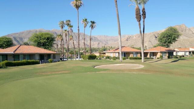 142 La Cerra Drive, Rancho Mirage CA: https://media.crmls.org/mediaz/cc8692f6-2cfe-482d-924c-0f5610f00c47.jpg