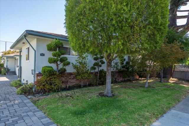 1927 Palm Avenue, San Mateo CA: https://media.crmls.org/mediaz/cc872fe2-b45b-4d3e-a432-b7f0a5cd6f94.jpg