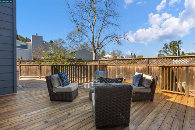 1716 Saint Andrews Drive, Moraga CA: https://media.crmls.org/mediaz/cc8730d7-24f4-41d2-b9f3-b276698e7d30.jpg