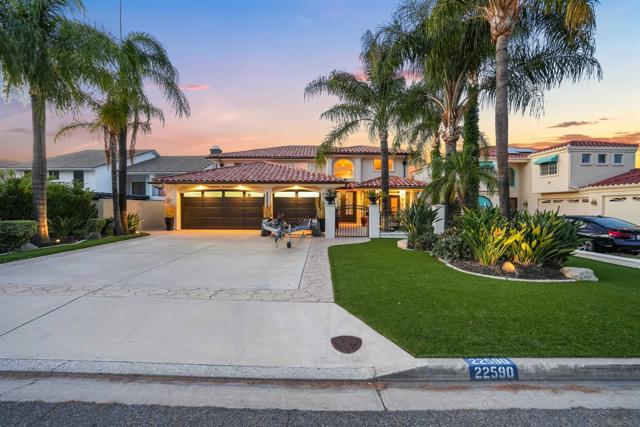 22590 Canyon Lake Drive South, Canyon Lake CA: https://media.crmls.org/mediaz/cc8761db-cb15-4caf-b311-14fb465c8cb7.jpg