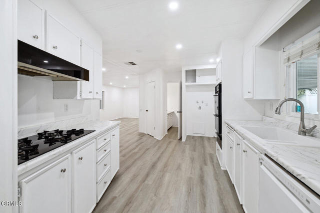 Detail Gallery Image 12 of 39 For 206 Browning Ave #206,  Ventura,  CA 93003 - 2 Beds | 1 Baths