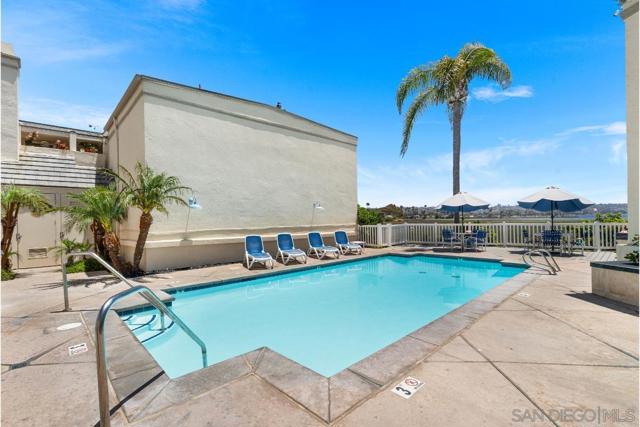 4007 Crown Point Drive, San Diego CA: https://media.crmls.org/mediaz/cc87ff98-6919-4f62-8141-d6b18bd2bcf5.jpg