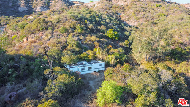 23629 Zuniga Road, Topanga CA: https://media.crmls.org/mediaz/cc8894a0-009d-4784-88fd-e9658eb77457.jpg
