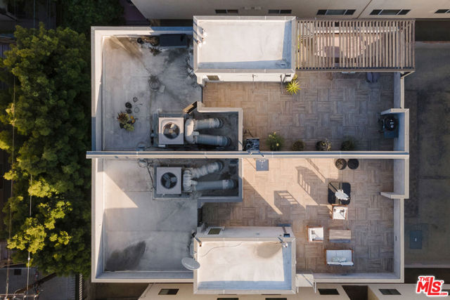 1752 Stoner Avenue, Los Angeles CA: https://media.crmls.org/mediaz/cc88a955-d110-4402-8c09-844a3416bb3e.jpg