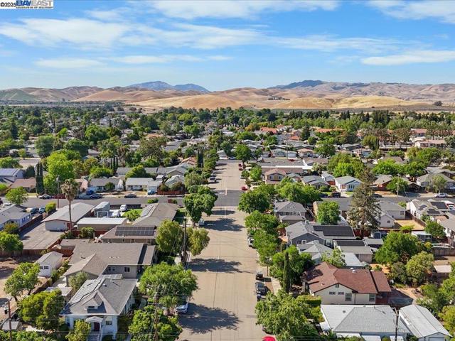 741 N N St, Livermore CA: https://media.crmls.org/mediaz/cc890bb7-1585-49a5-9f50-8c3ac8ff085d.jpg