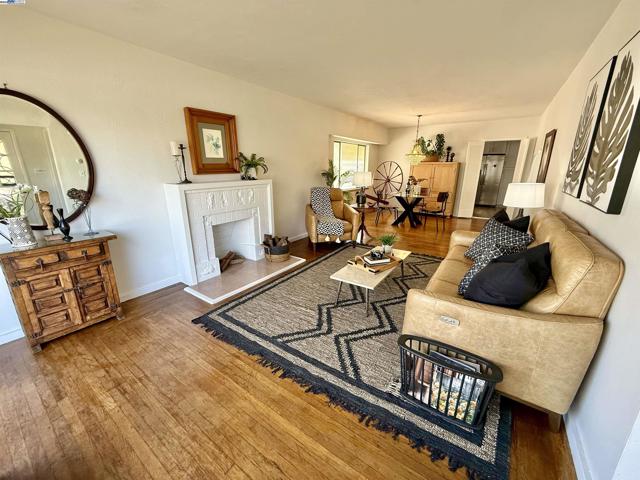 Image 5 of 57 For 574 Lewis Ave