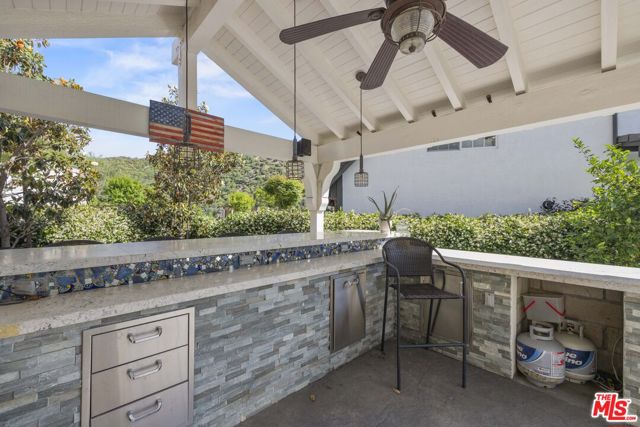 25730 Sand Canyon Road, Santa Clarita CA: https://media.crmls.org/mediaz/cc89bb3a-d2d4-4e63-9bc7-7dc2afbe4e94.jpg
