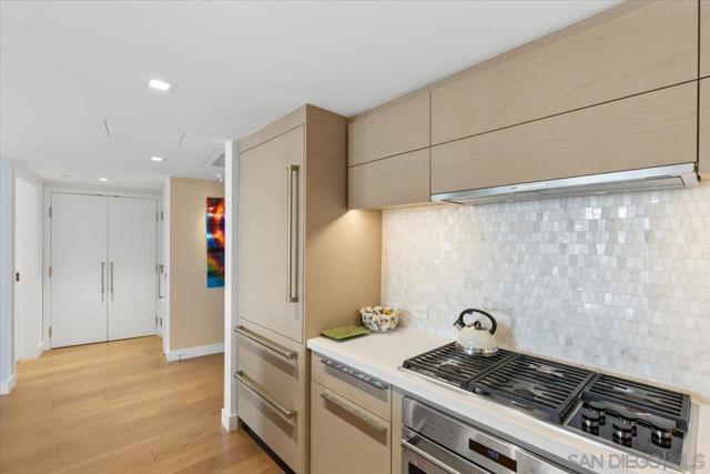 888 W E Street, San Diego CA: https://media.crmls.org/mediaz/cc8a9ecc-4187-49f8-b827-c917c52398a1.jpg