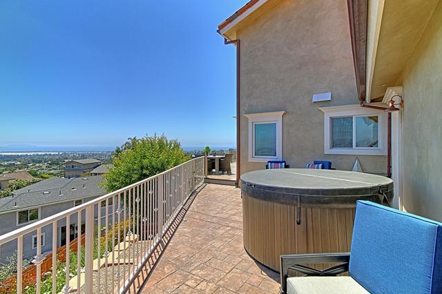 5350 Edgehill Circle, Ventura CA: https://media.crmls.org/mediaz/cc8afbf5-c1eb-4d29-9a1f-b837716ff33d.jpg