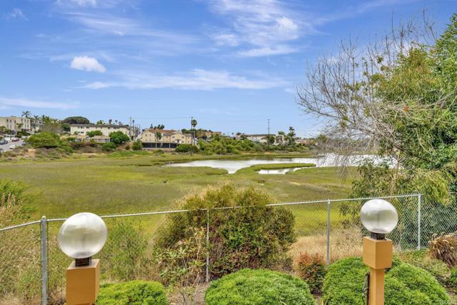 Detail Gallery Image 10 of 38 For 2666 Worden #8,  San Diego,  CA 92110 - 2 Beds | 1/1 Baths