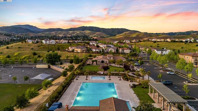 3044 Gritstone Street, Danville CA: https://media.crmls.org/mediaz/cc8ba1a2-4610-4e33-9347-50876cdf431d.jpg